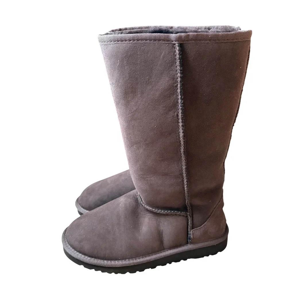 Kids UGG Australia Tall Boots Chocolate Brown Suede Sheepskin‎ Lined Size 2